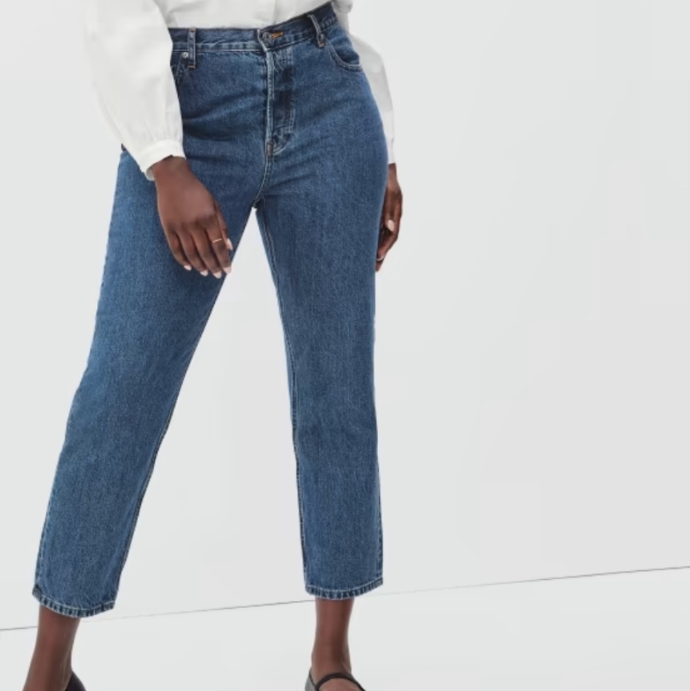 Everlane The Curvy 90s cheeky straight jean
